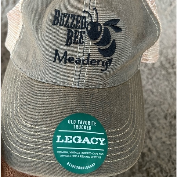 Buzz bees Meadery Trucker cap OS NWT - Picture 1 of 3